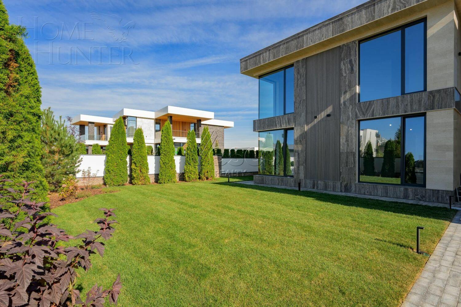 2-этажный коттедж 940 м² без отделки