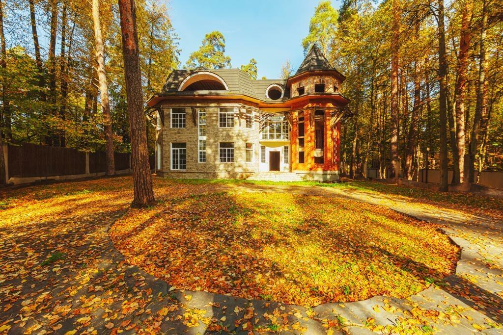 2-этажный коттедж 720 м² без отделки