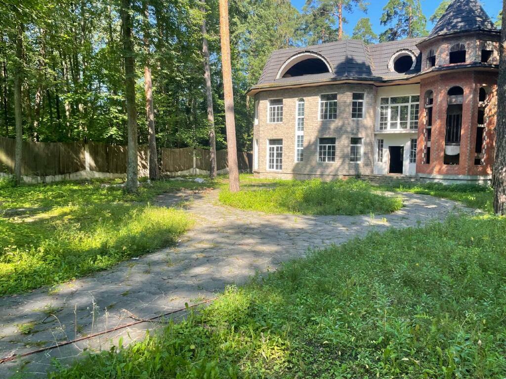 2-этажный коттедж 720 м² без отделки