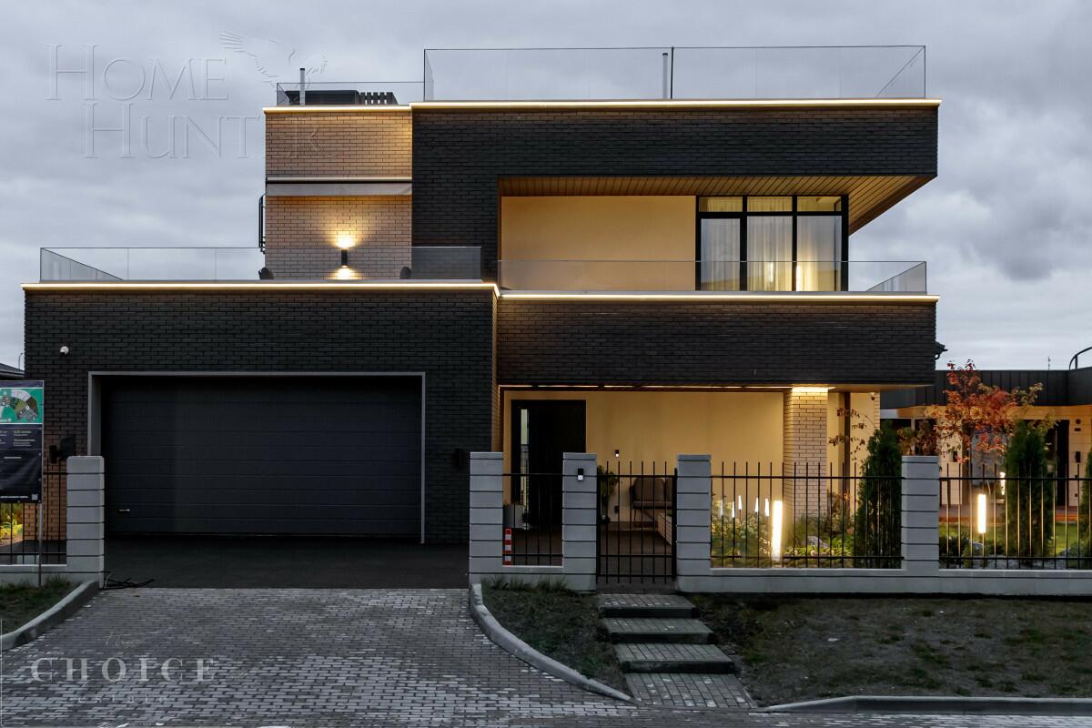 2-этажный коттедж 373 м² с отделкой