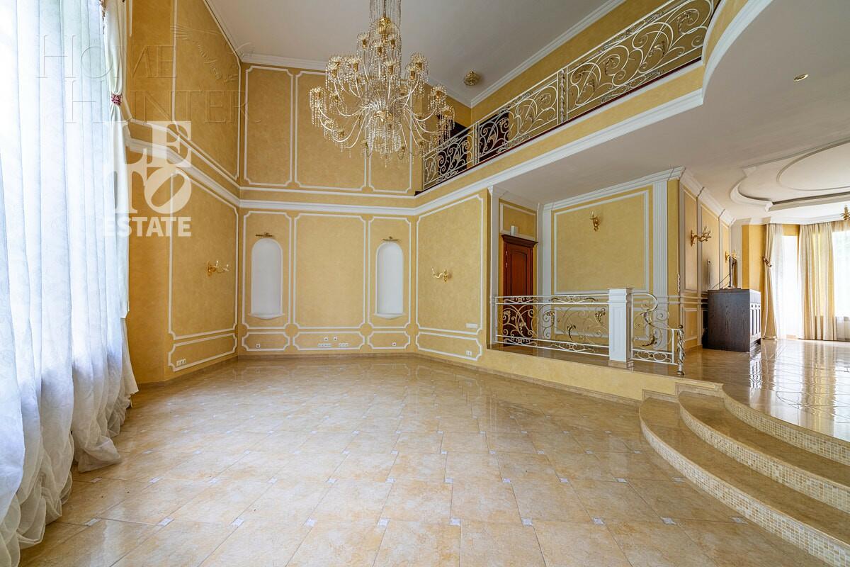 2-этажный коттедж 700 м² с отделкой