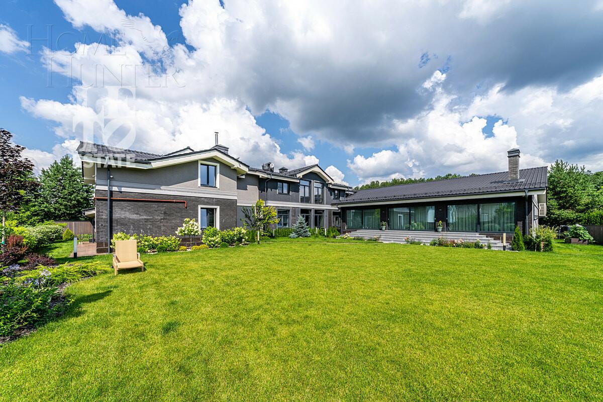 2-этажный коттедж 1 100 м² с отделкой