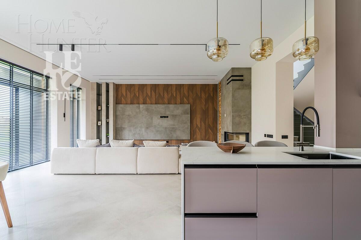 2-этажный коттедж 300 м² с отделкой