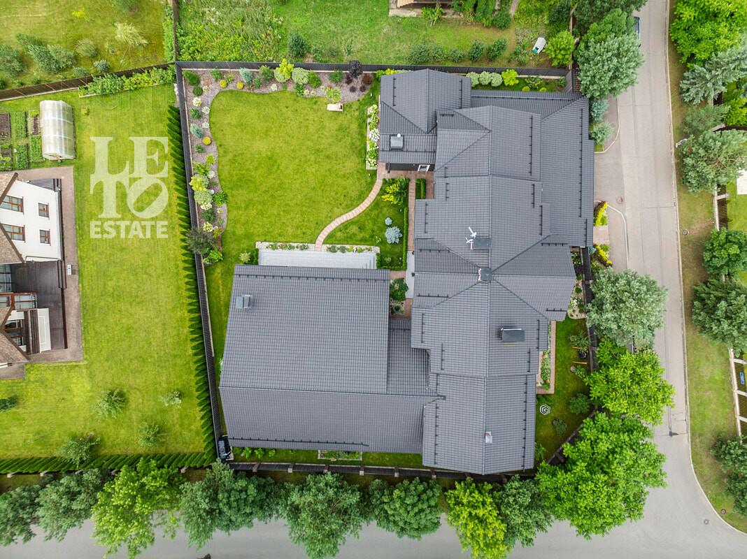 2-этажный коттедж 1 100 м² с отделкой