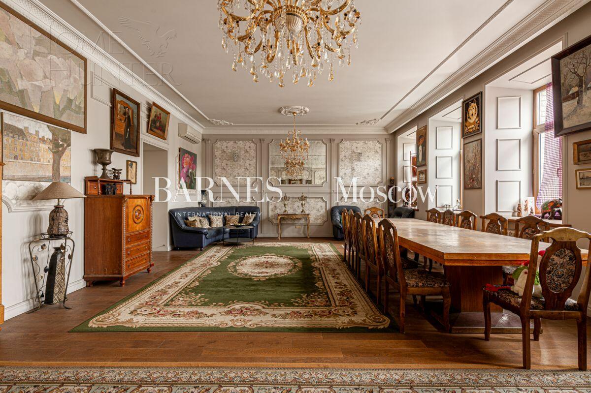 5-КОМН. КВАРТИРА С ОТДЕЛКОЙ 190 М² НА 3 ЭТАЖЕ