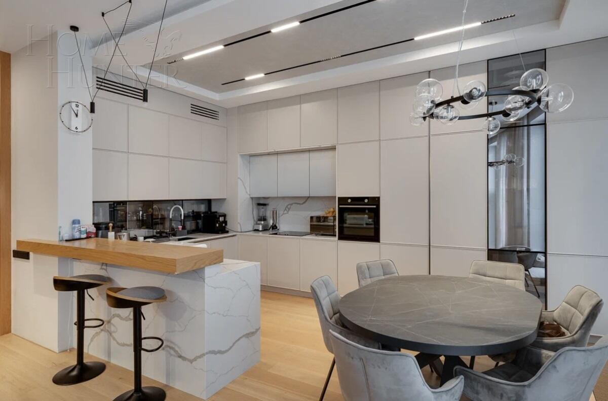 4-КОМН. КВАРТИРА С ОТДЕЛКОЙ 135 М² НА 3 ЭТАЖЕ