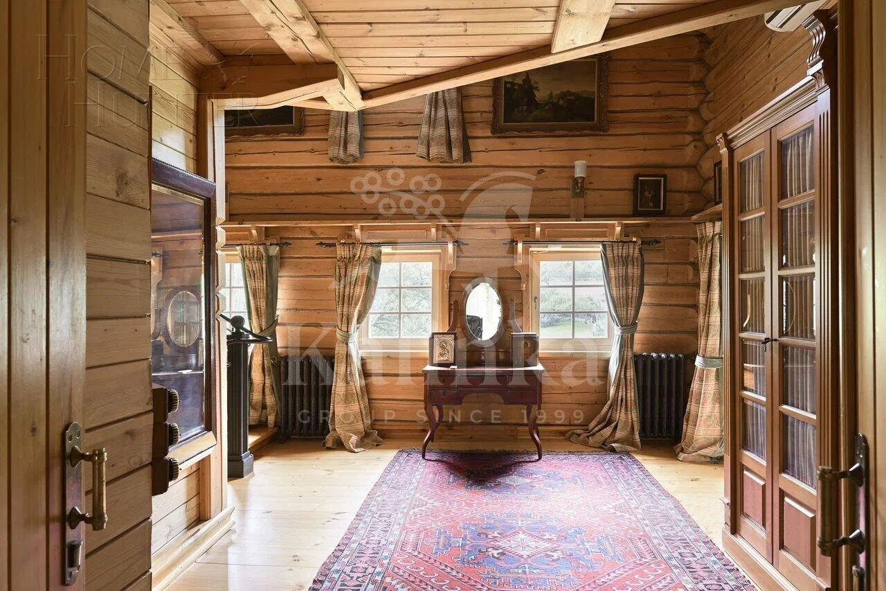 3-этажный коттедж 450 м² с отделкой