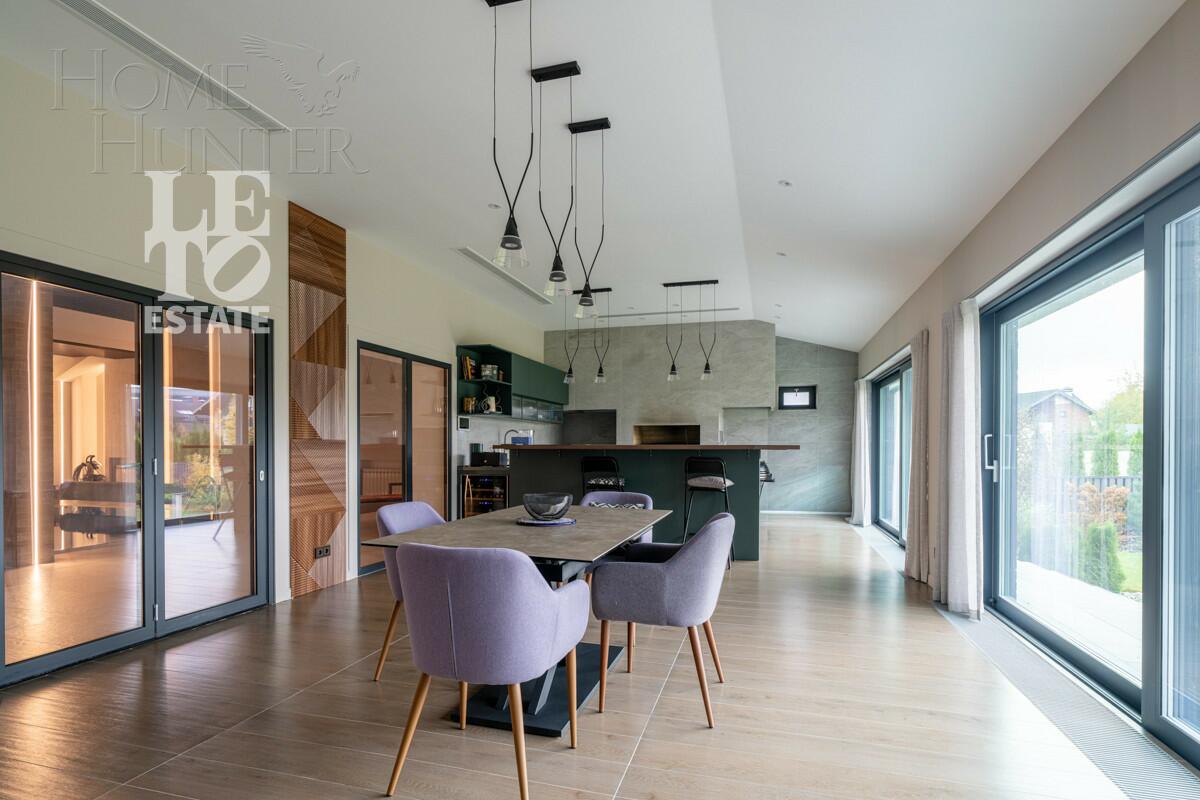 2-этажный коттедж 1 100 м² с отделкой