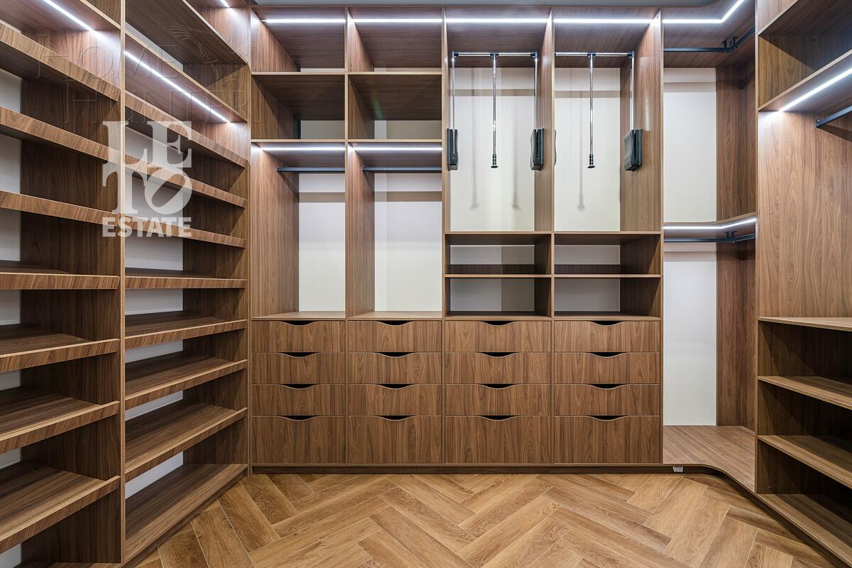 2-этажный коттедж 300 м² с отделкой