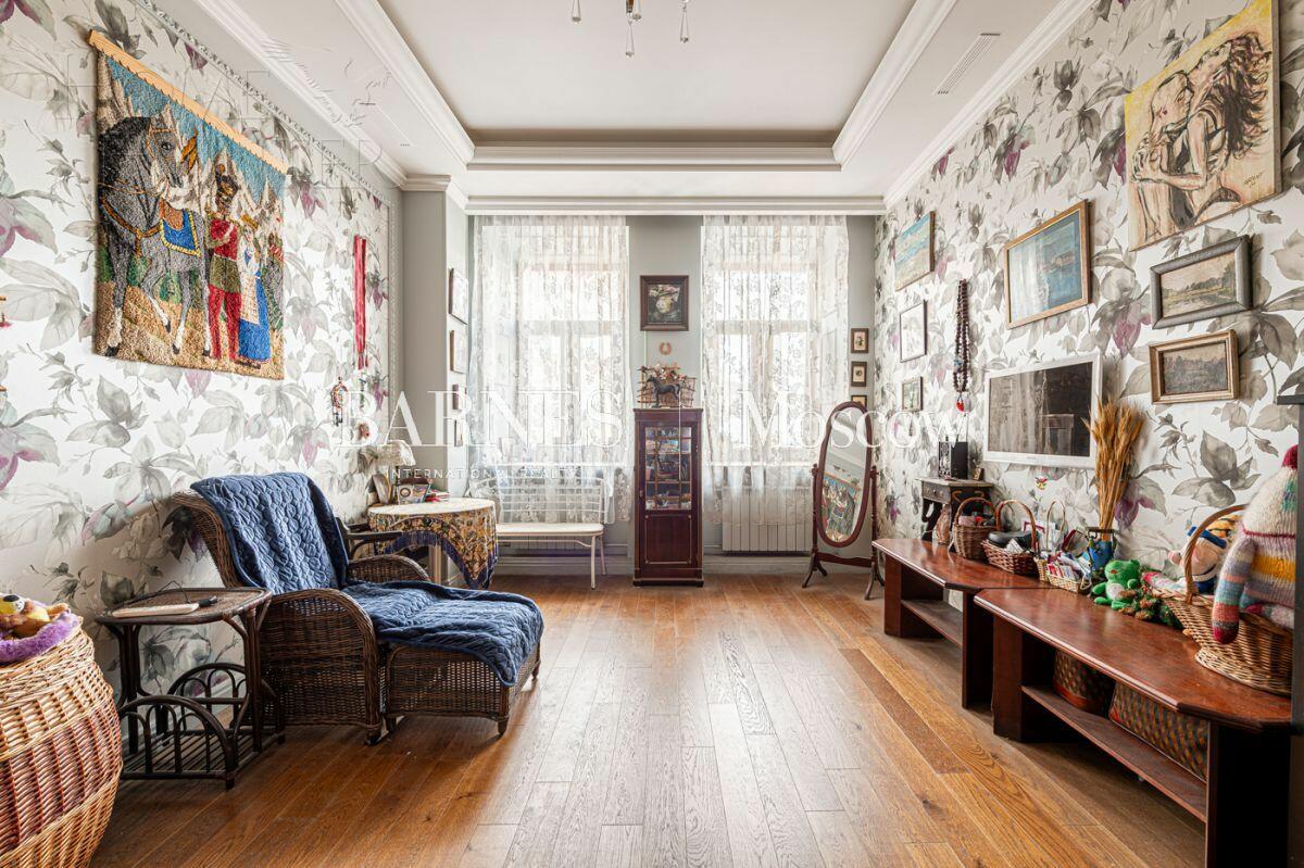 5-КОМН. КВАРТИРА С ОТДЕЛКОЙ 190 М² НА 3 ЭТАЖЕ