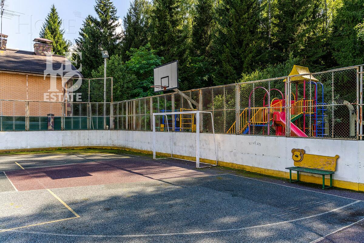 2-этажный коттедж 700 м² с отделкой