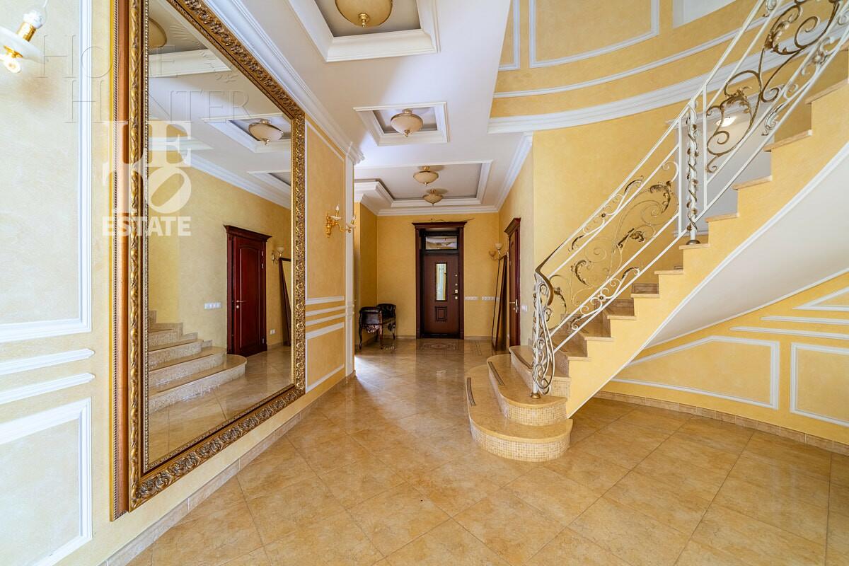 2-этажный коттедж 700 м² с отделкой