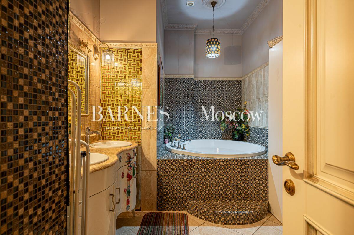 5-КОМН. КВАРТИРА С ОТДЕЛКОЙ 190 М² НА 3 ЭТАЖЕ