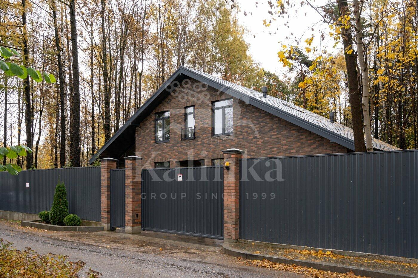 2-этажный коттедж 300 м² без отделки