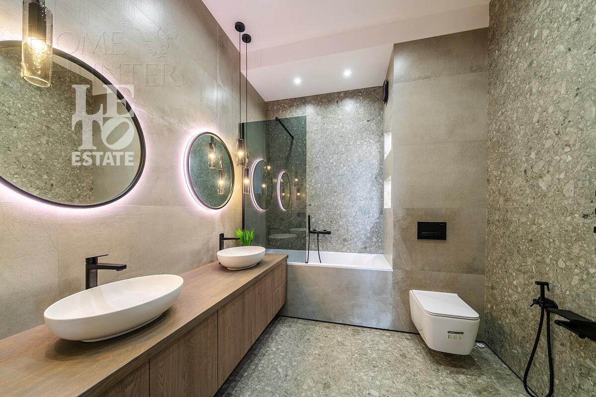 2-этажный коттедж 300 м² с отделкой