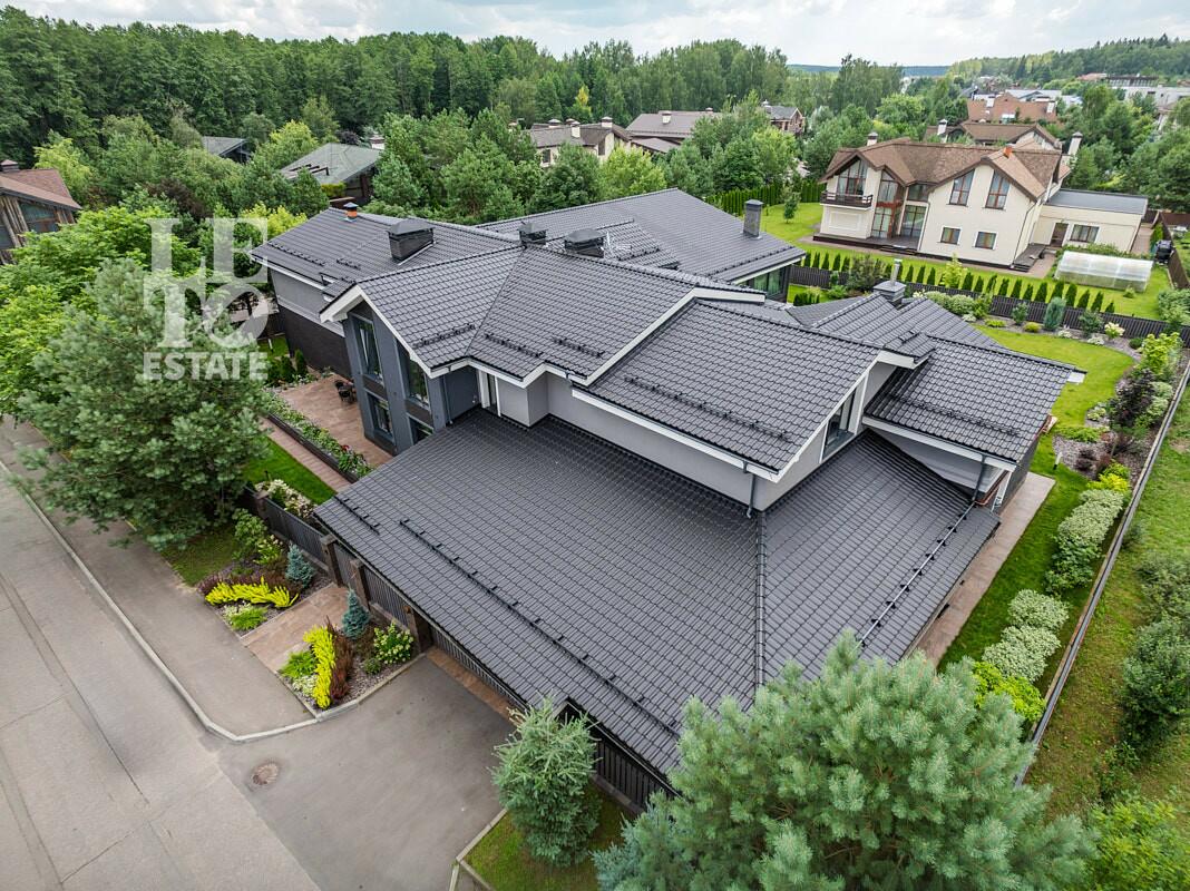 2-этажный коттедж 1 100 м² с отделкой