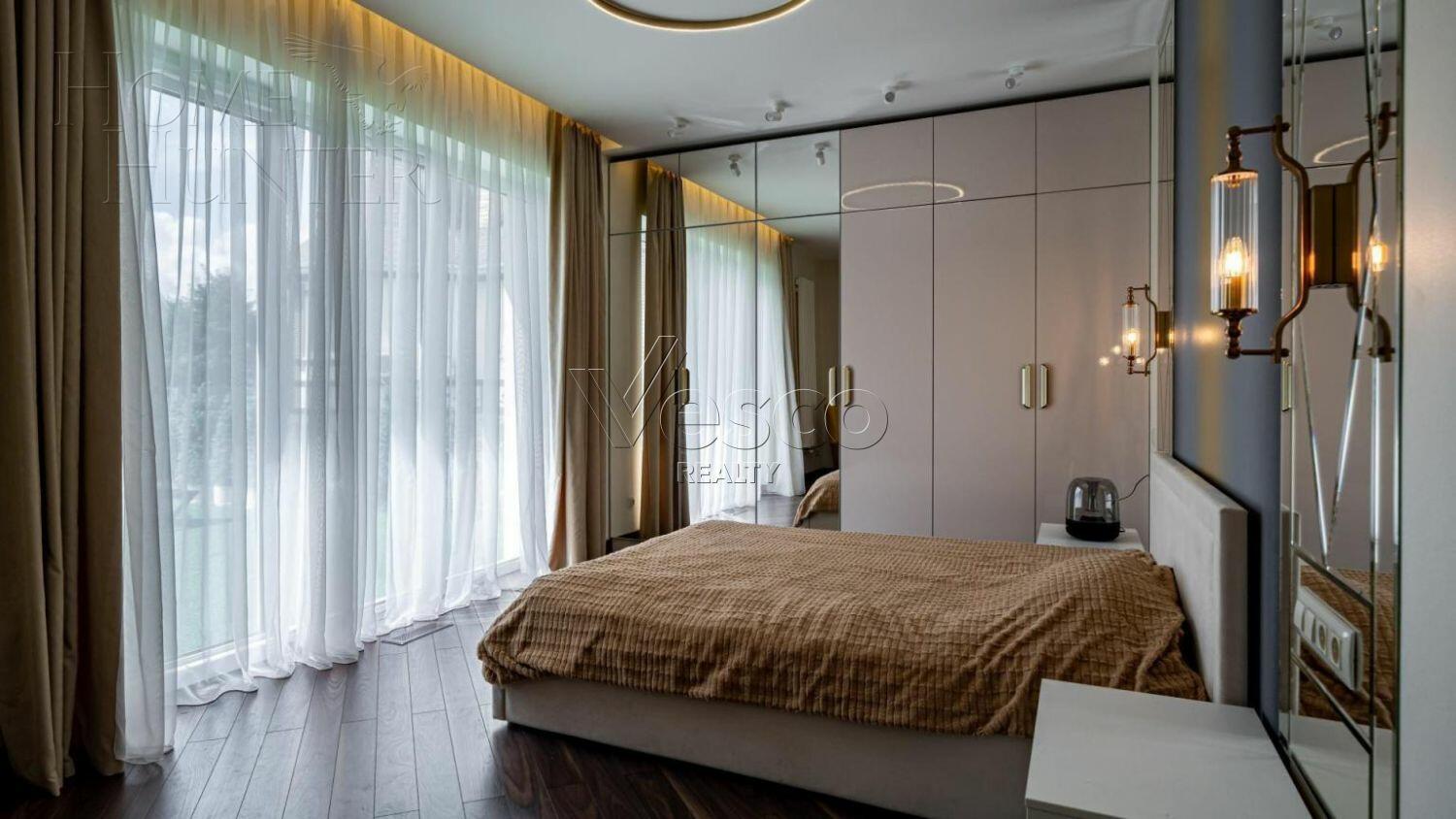 2-этажный коттедж 550 м² с отделкой