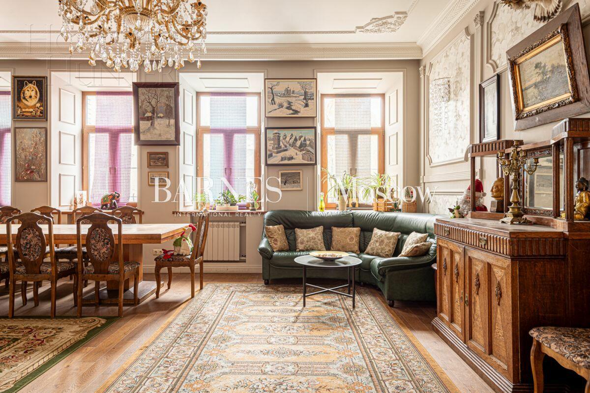 5-КОМН. КВАРТИРА С ОТДЕЛКОЙ 190 М² НА 3 ЭТАЖЕ