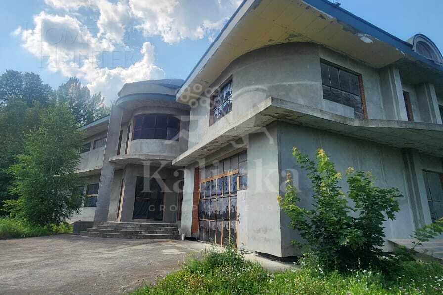 2-этажный коттедж 1 700 м² без отделки