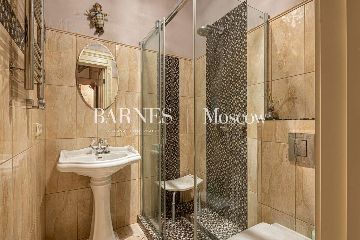 5-КОМН. КВАРТИРА С ОТДЕЛКОЙ 190 М² НА 3 ЭТАЖЕ