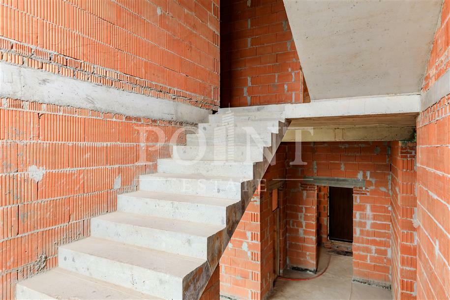 2-этажный коттедж 600 м² без отделки