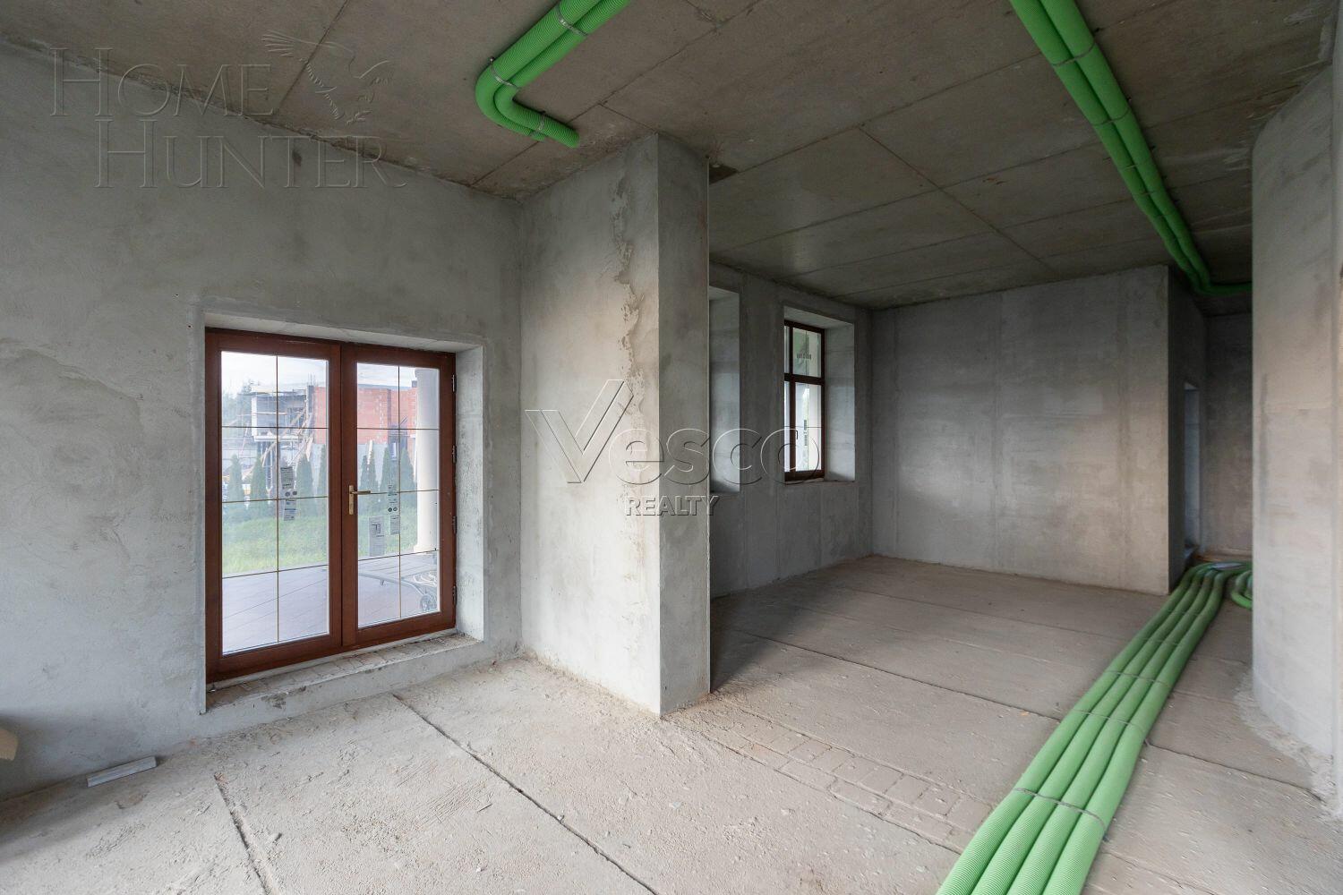 3-этажный коттедж 680 м² без отделки