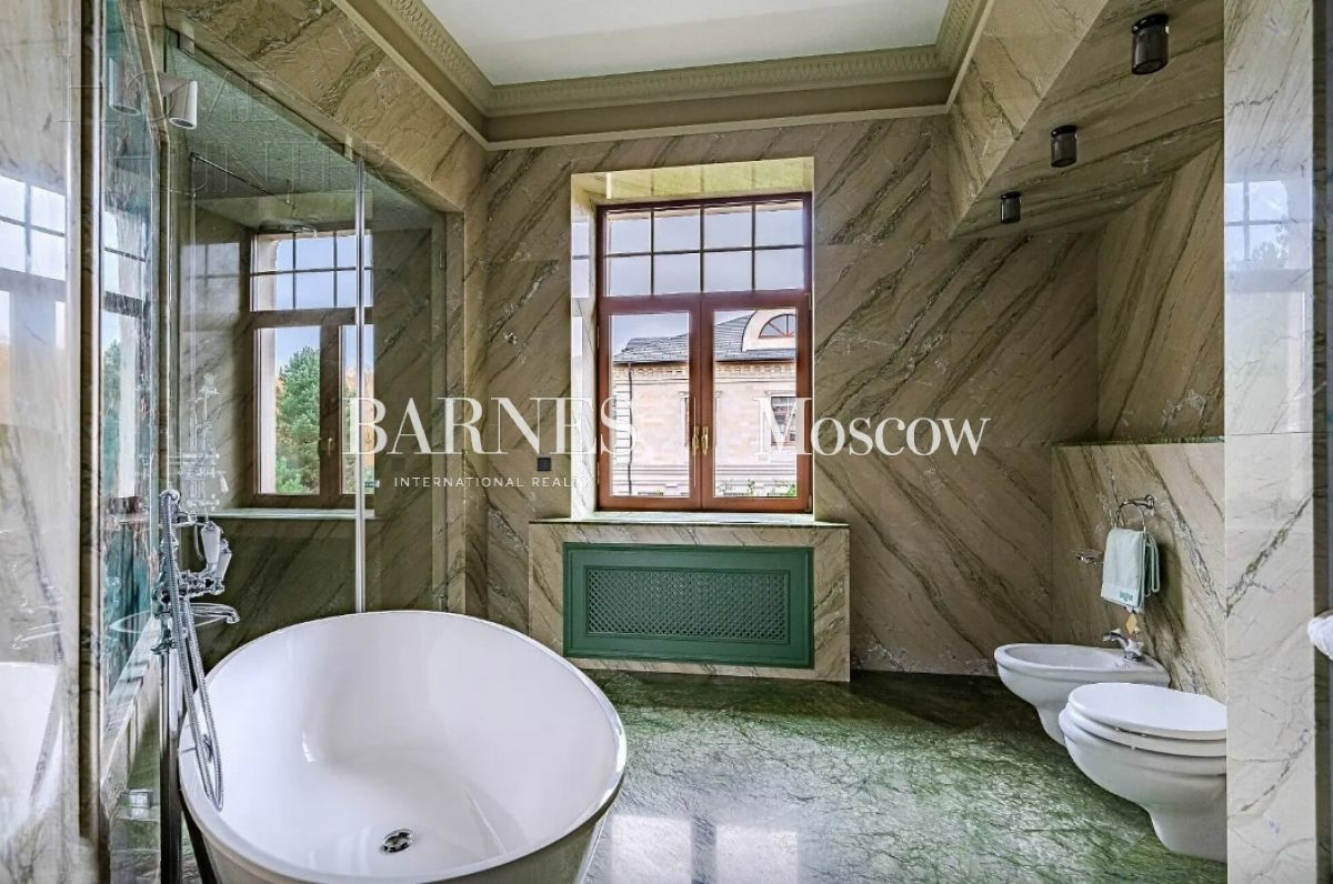 2-этажный коттедж 1 400 м² с отделкой