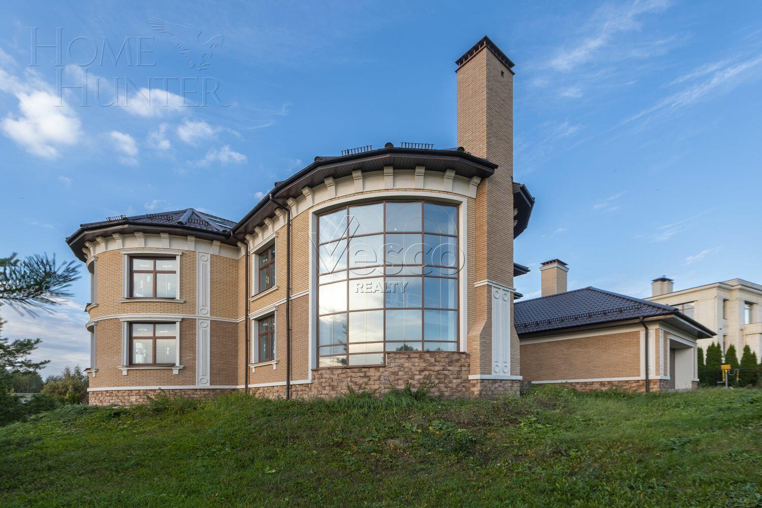 3-этажный коттедж 680 м² без отделки