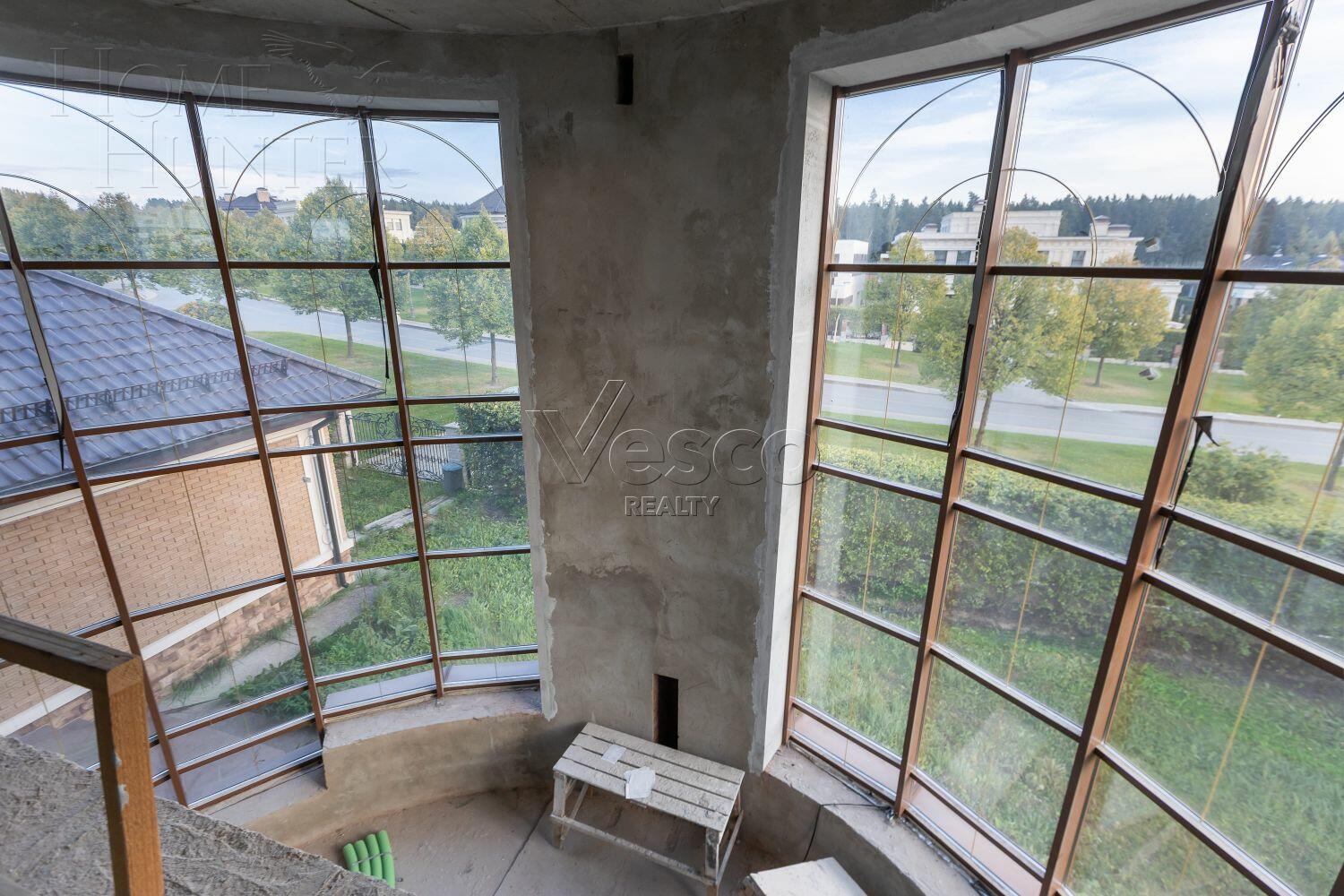 3-этажный коттедж 680 м² без отделки