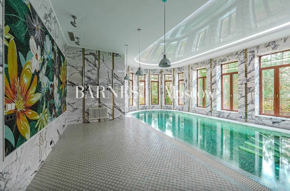 2-этажный коттедж 1 400 м² с отделкой