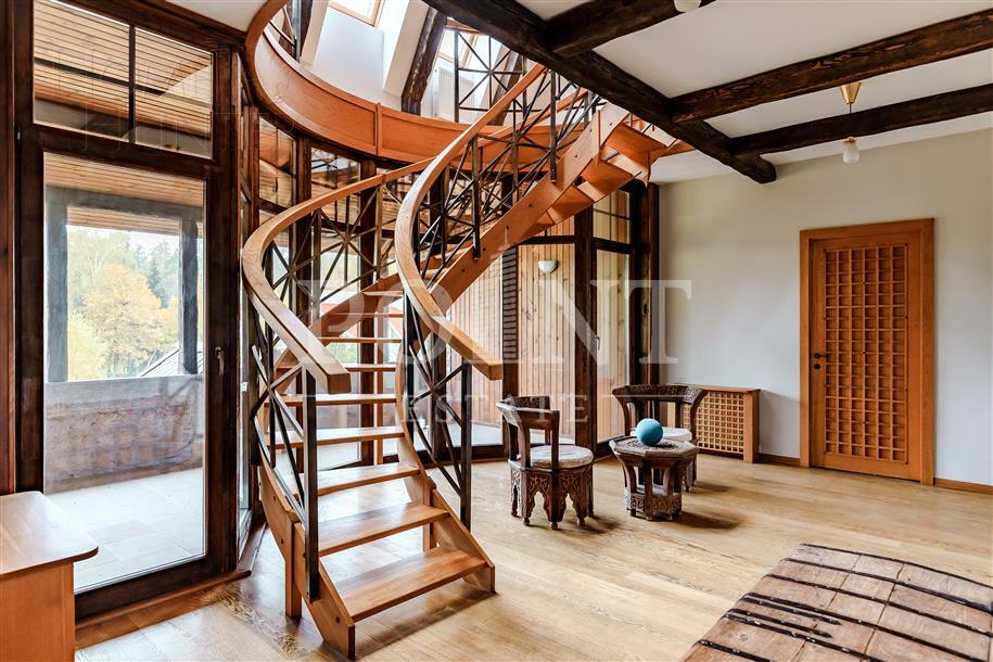 2-этажный коттедж 720 м² с отделкой