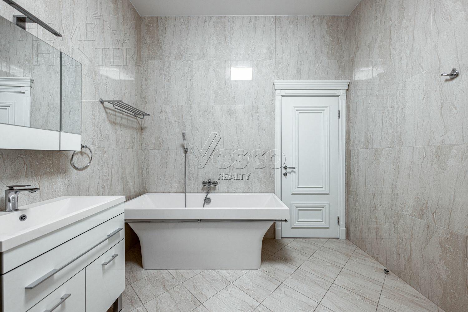 1-этажный коттедж 328 м² с отделкой