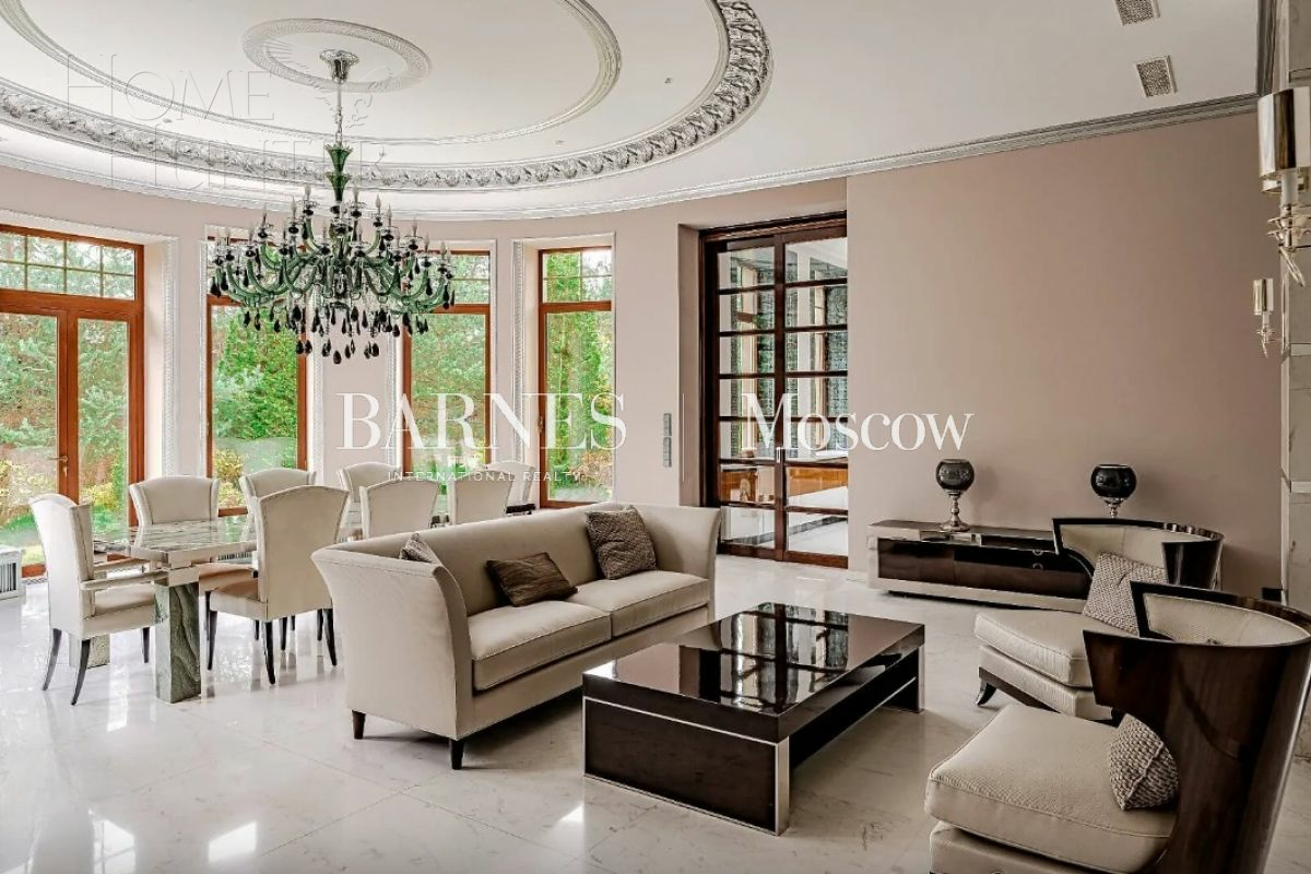 2-этажный коттедж 1 400 м² с отделкой