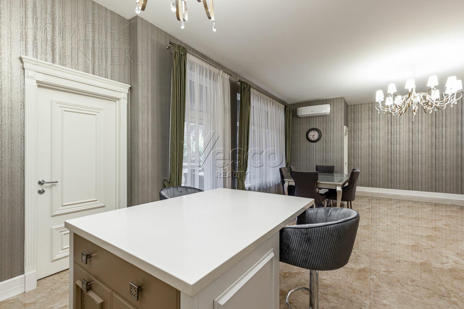 1-этажный коттедж 328 м² с отделкой