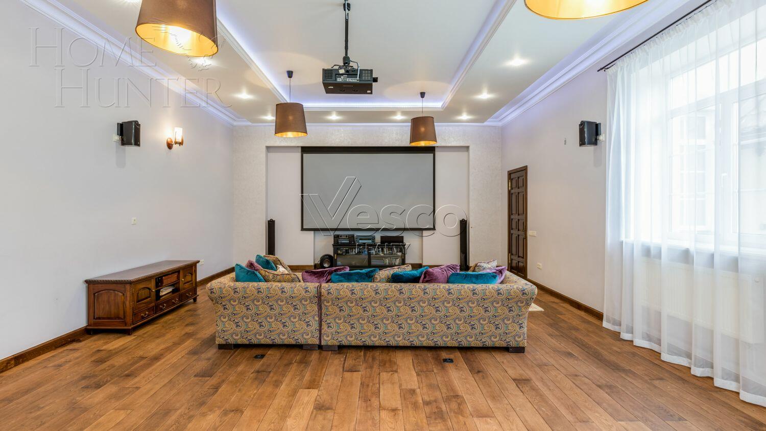 2-этажный коттедж 560 м² с отделкой