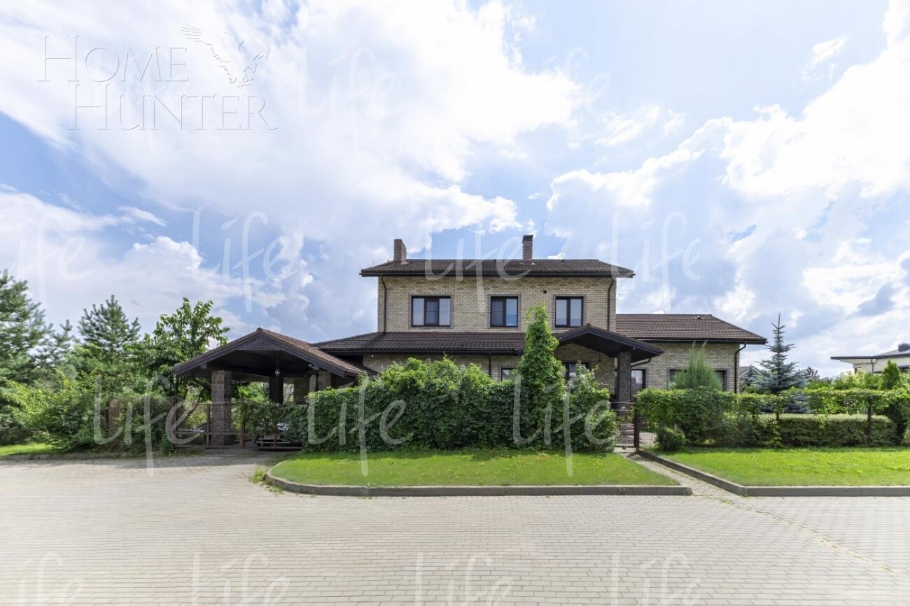 2-этажный коттедж 300 м² с отделкой