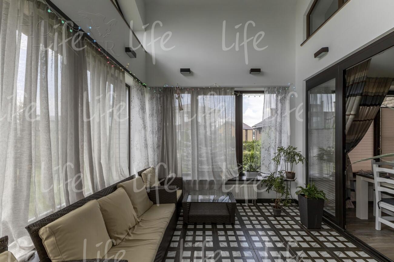 2-этажный коттедж 300 м² с отделкой