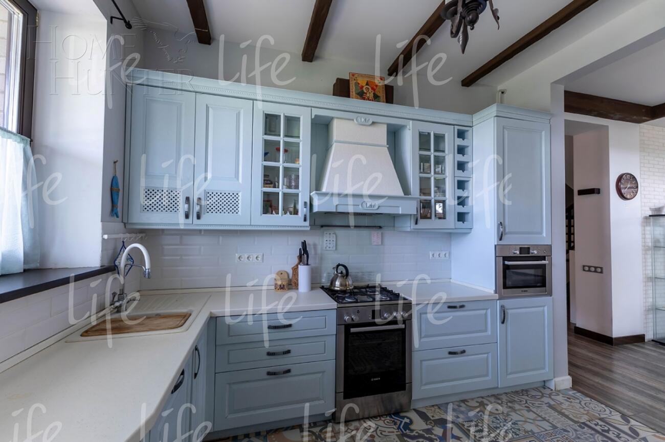 2-этажный коттедж 300 м² с отделкой