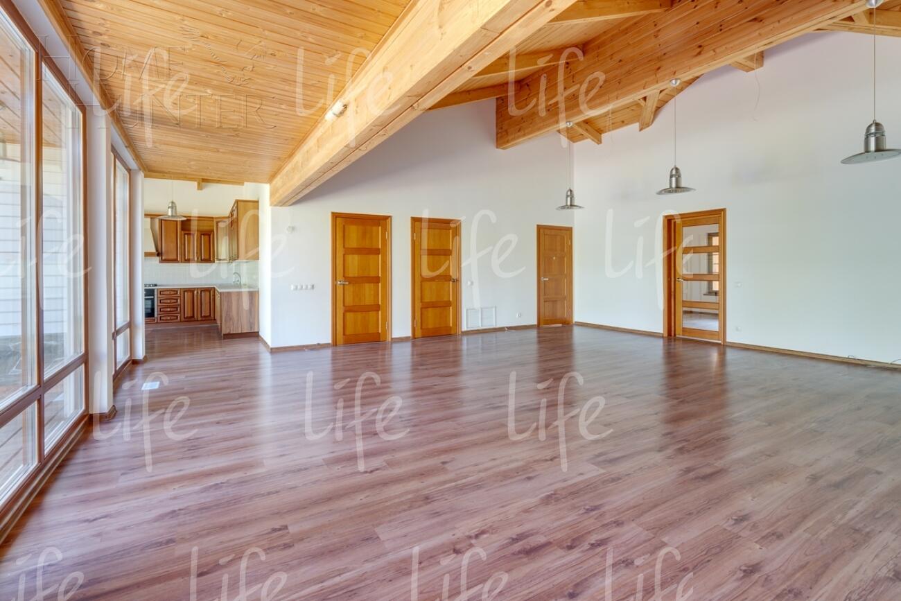 1-этажный коттедж 240 м² с отделкой