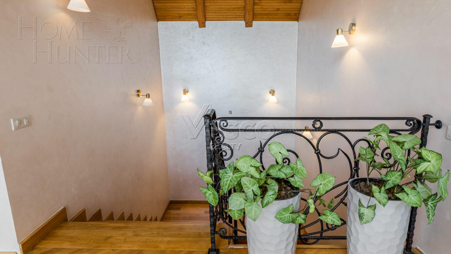 2-этажный коттедж 560 м² с отделкой