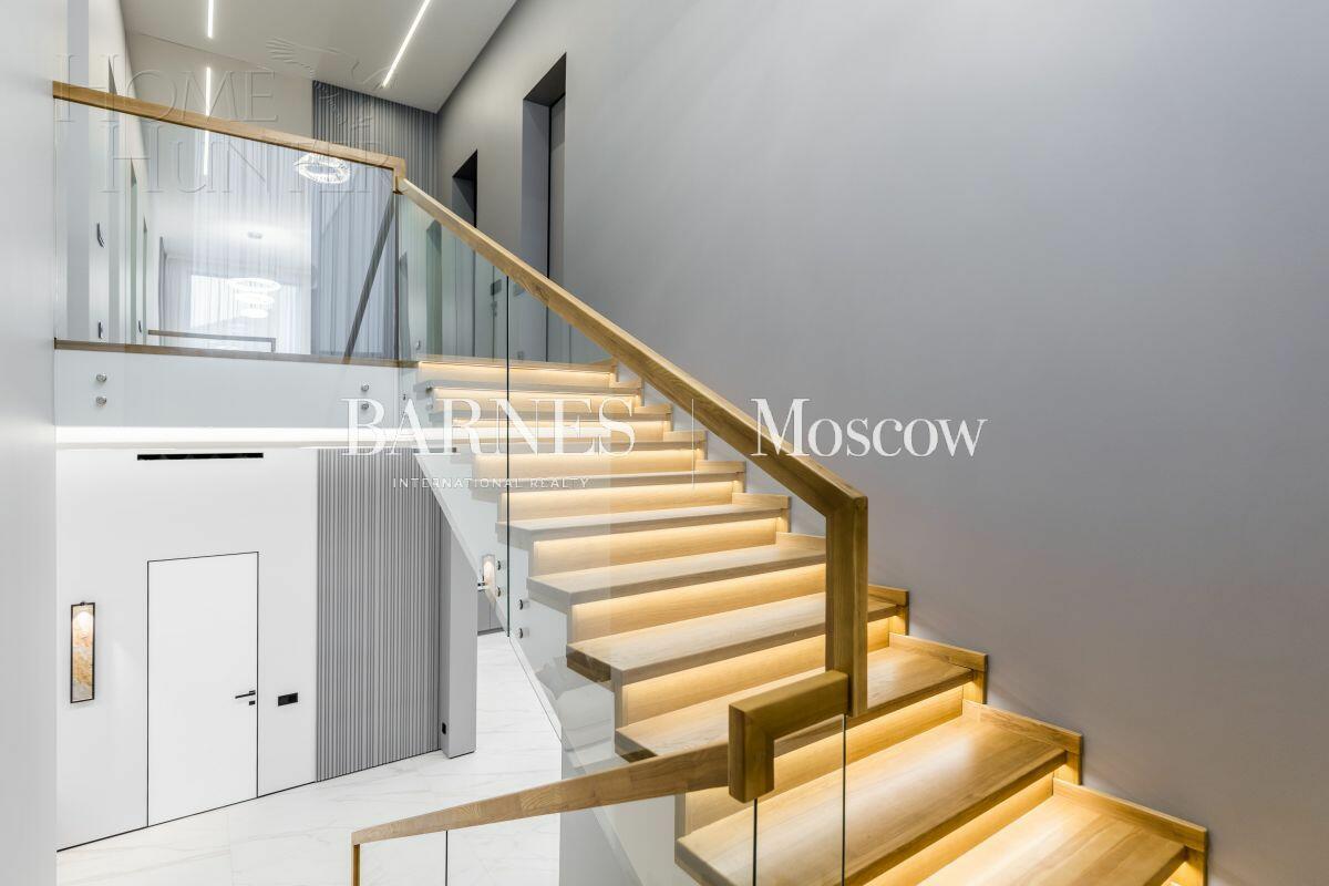 2-этажный коттедж 604 м² с отделкой