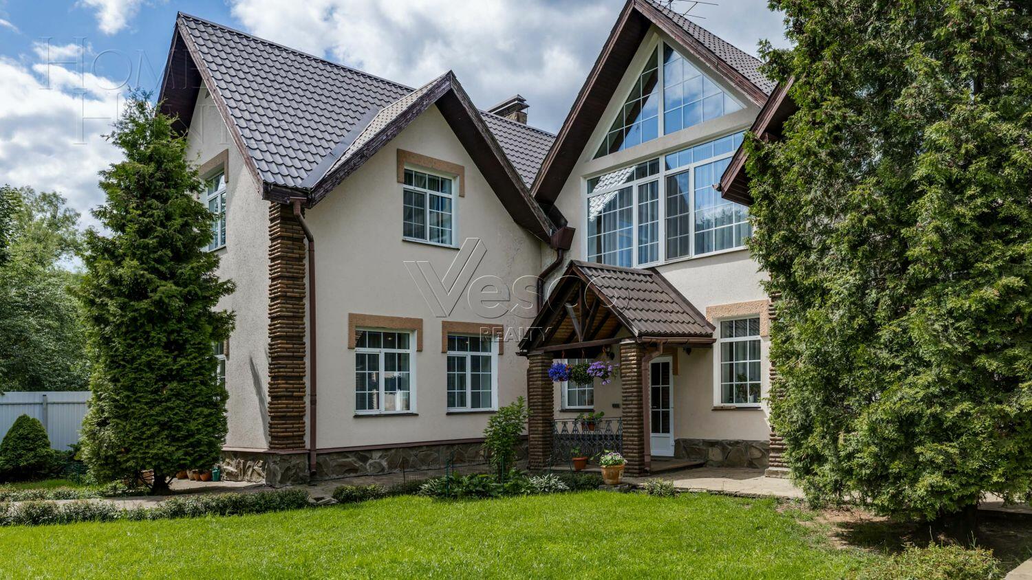 2-этажный коттедж 560 м² с отделкой