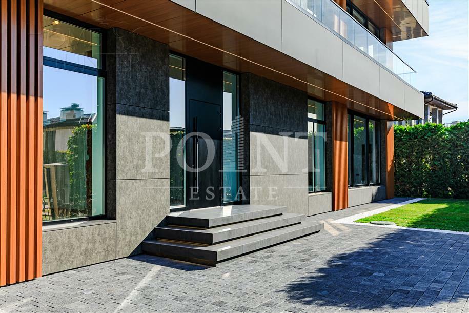 2-этажный коттедж 1 200 м² без отделки