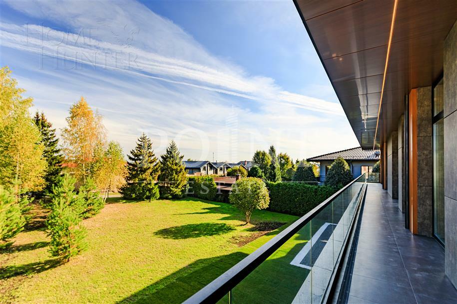 2-этажный коттедж 1 200 м² без отделки