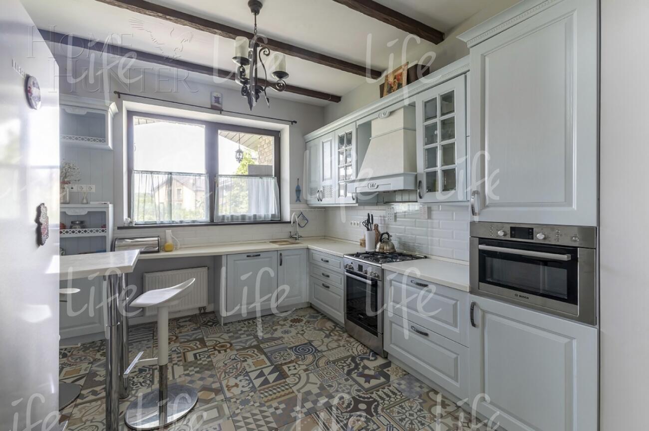 2-этажный коттедж 300 м² с отделкой