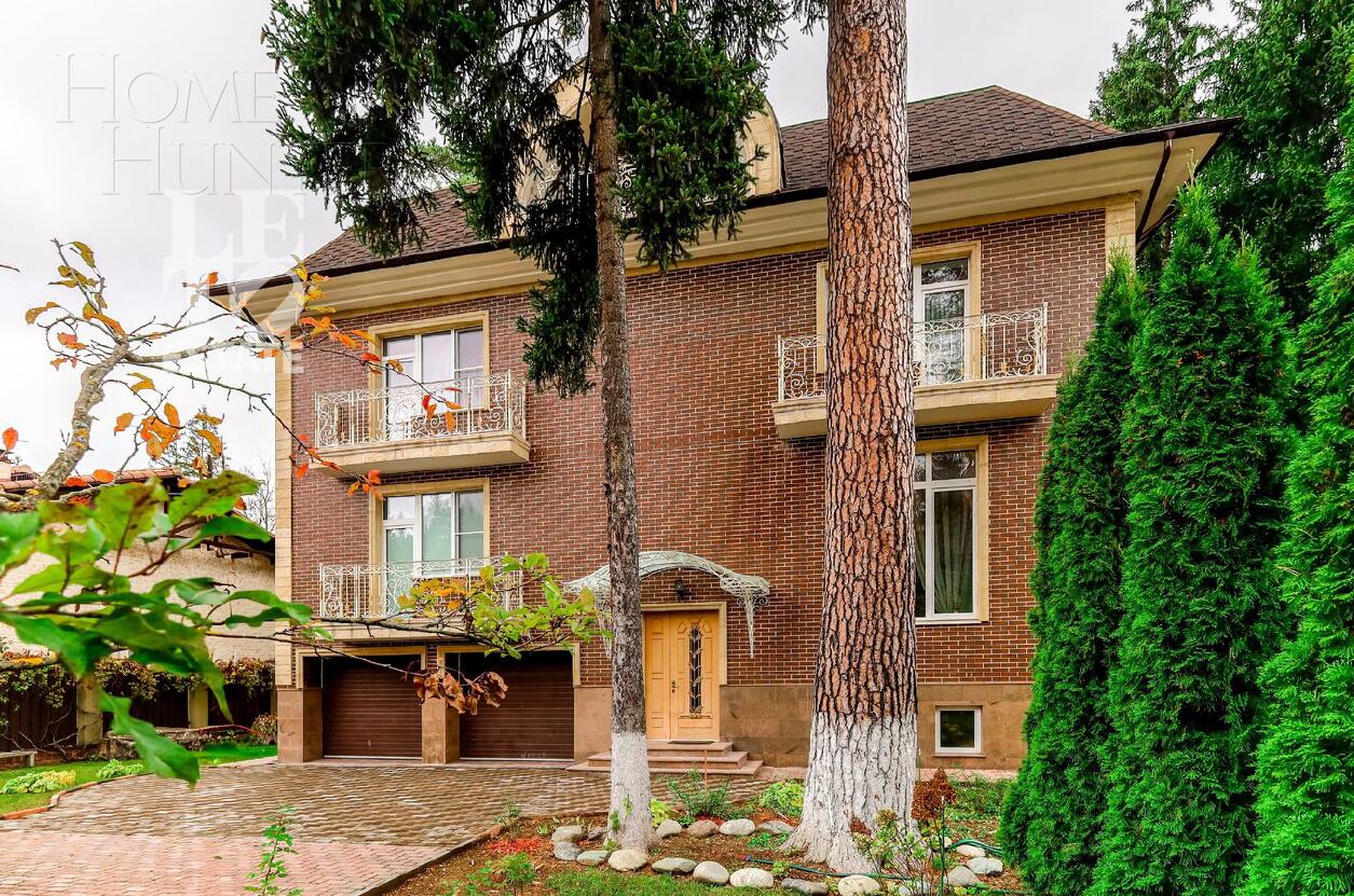 2-этажный коттедж 1 065 м² с отделкой