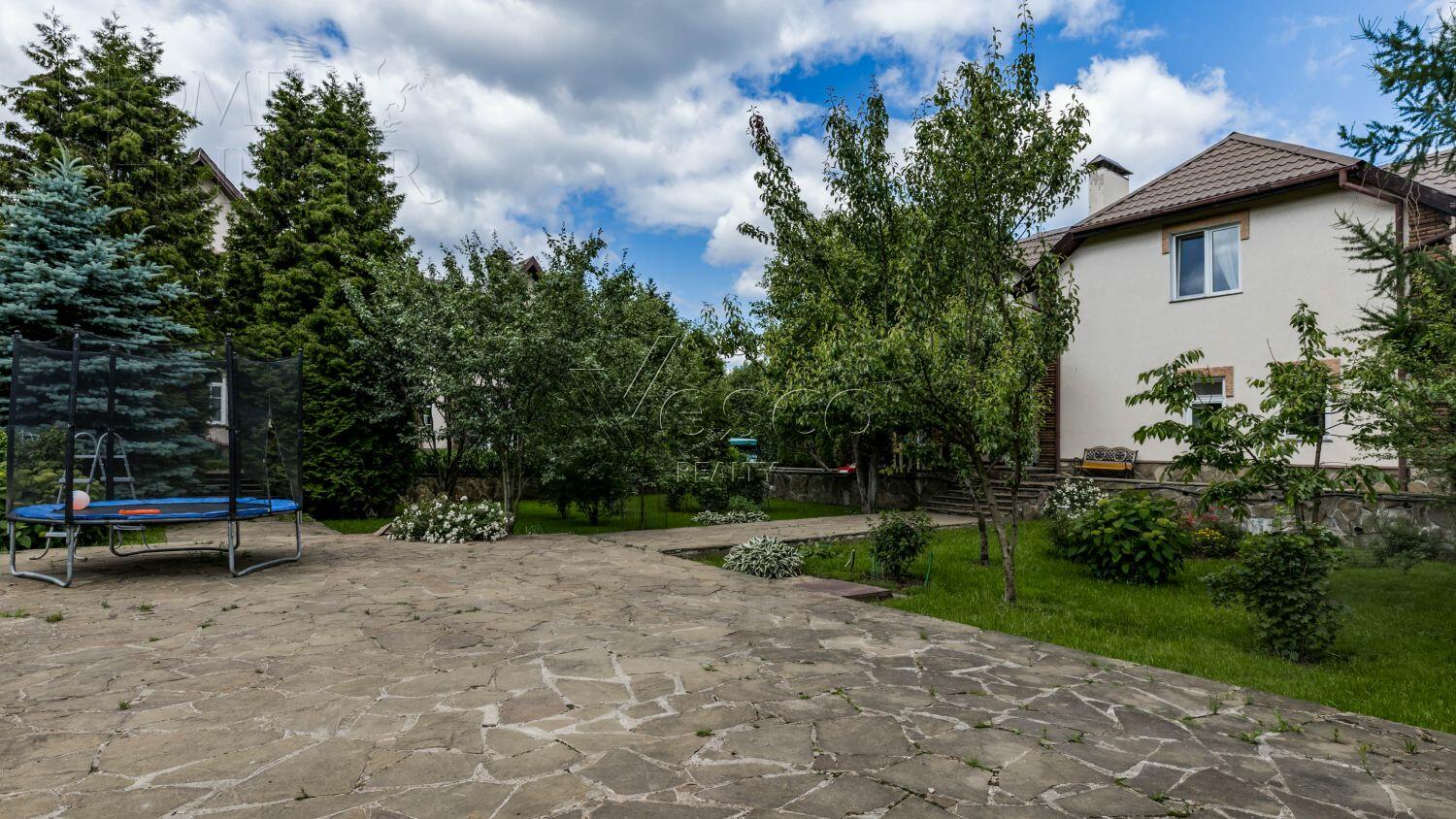 2-этажный коттедж 560 м² с отделкой