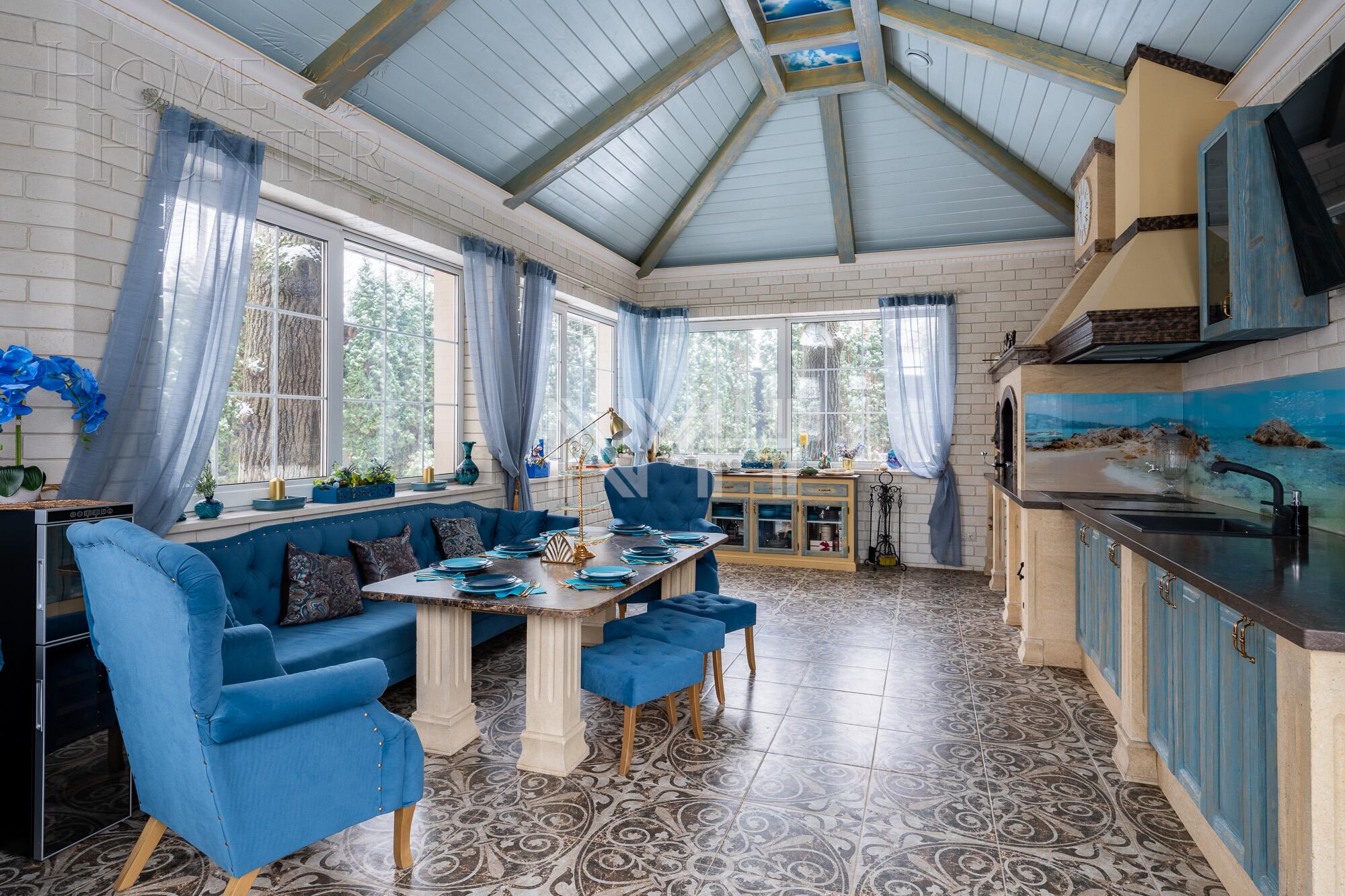 3-этажный коттедж 1 162 м² с отделкой