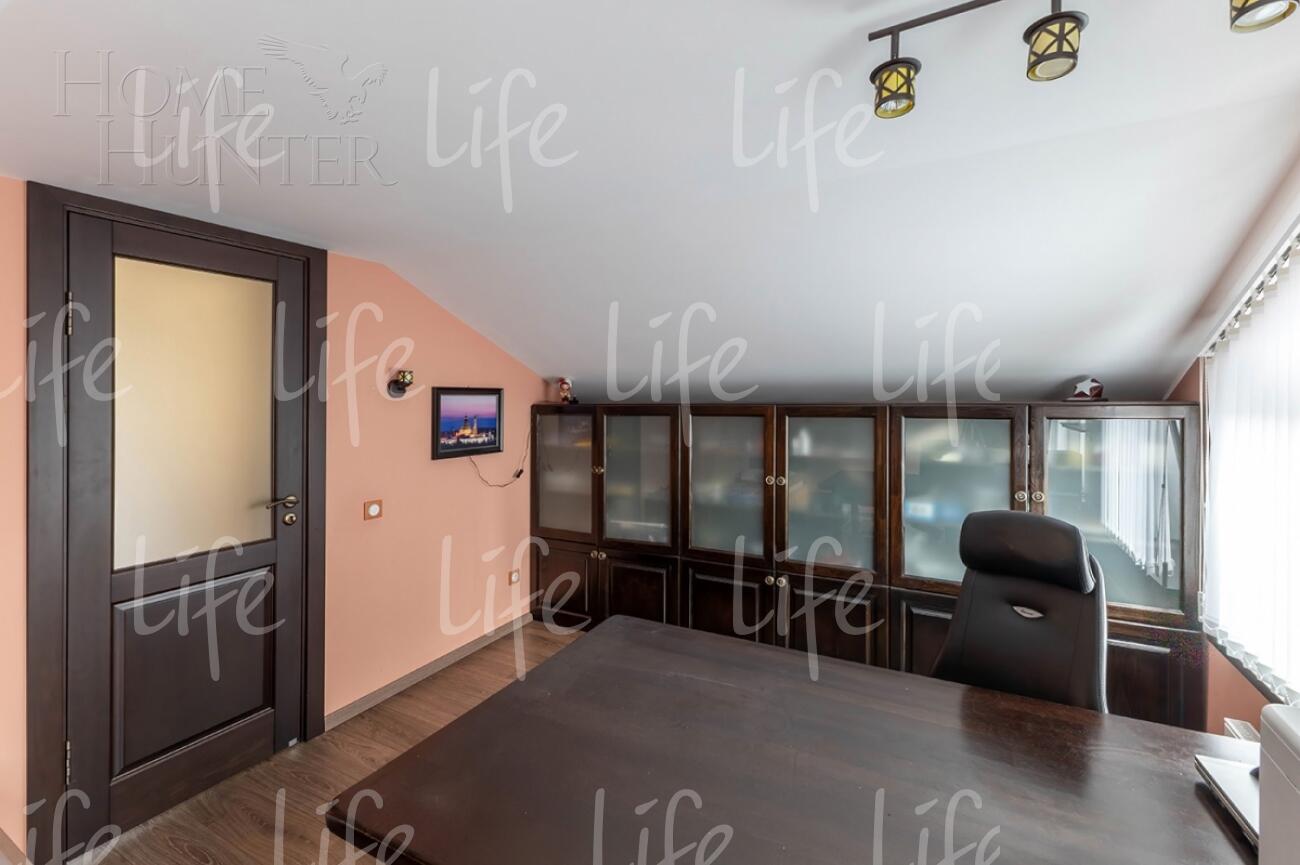 2-этажный коттедж 300 м² с отделкой