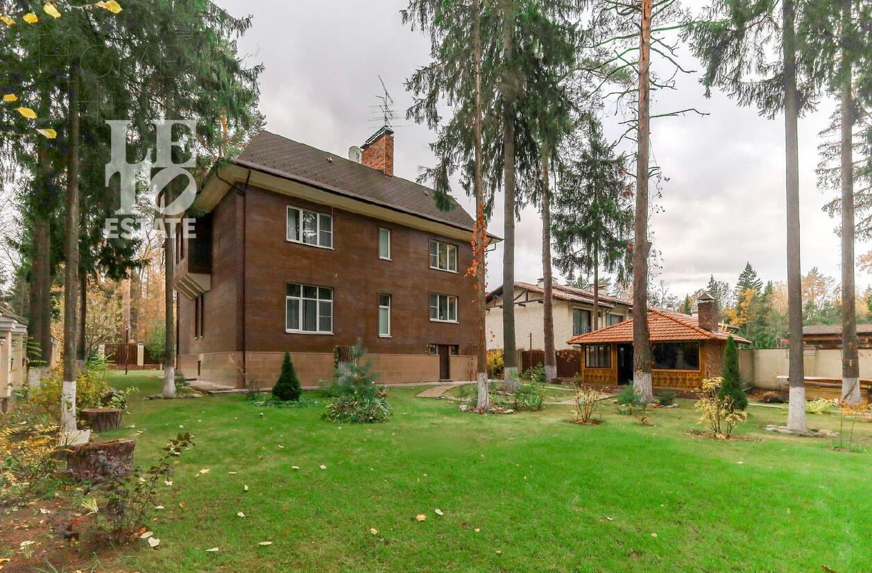 2-этажный коттедж 1 065 м² с отделкой